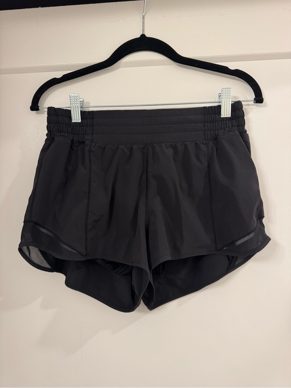 Lululemon Hotty Hot High-Rise Lined Short 2.5"